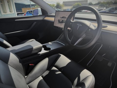 Tesla Model Y (Dual Motor) Long Range SUV 5dr Electric Auto 4WDE (384 bhp) 3
