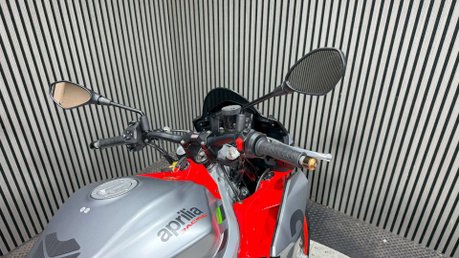Aprilia Tuono 660 2021 ONLY 11K STUNNING BIKE NEW TYRES MID WEIGHT NAKED 25