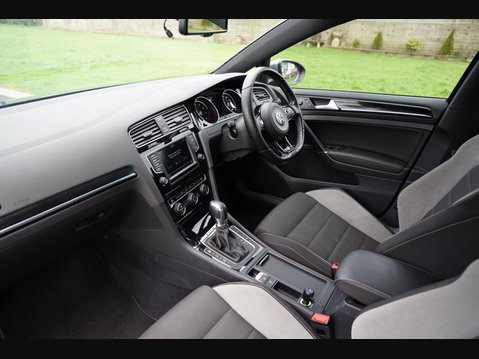 Volkswagen Golf 2.0 TSI BlueMotion Tech R DSG 4Motion Euro 6 (s/s) 5dr 23