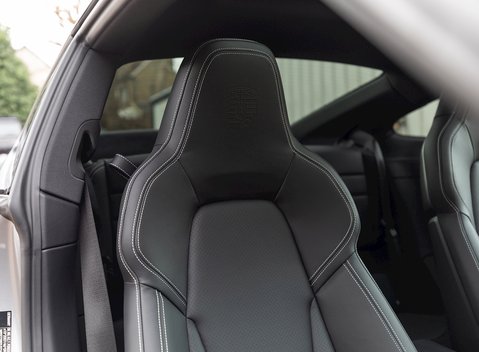 Porsche 911 Carrera 4S (992) 13