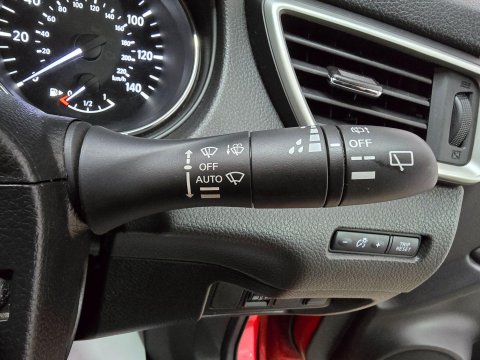 Nissan Qashqai 1.2 DIG-T N-Connecta 2WD Euro 6 (s/s) 5dr 39