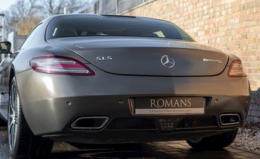 Mercedes-Benz SLS AMG 23