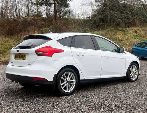 Ford Focus 1.0 Focus Zetec 5dr 3