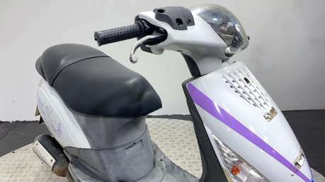 Piaggio Zip 2010 2 STROKE PROJECT SCOOTER SPARES OR REPAIR 50CC 19