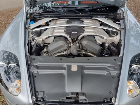Aston Martin DB9 V12 12