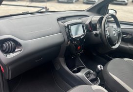 Toyota Aygo 1.0 VVT-I X-TREND TSS 5 DOOR 24