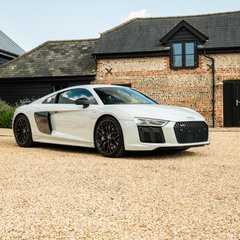 Audi R8 5.2 FSI V10 Plus S Tronic quattro Euro 6 (s/s) 2dr 3