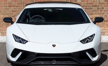 Lamborghini Huracan LP640-4 Performante 4