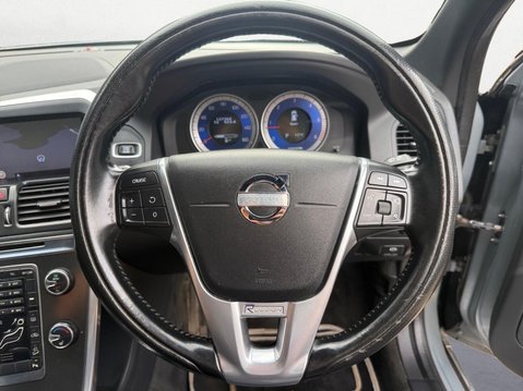Volvo XC60 2.4 D5 R-Design Geartronic AWD Euro 5 5dr 16