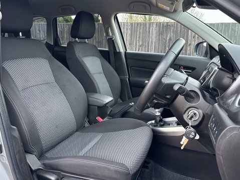 Suzuki Vitara SZ-T BOOSTERJET MHEV 17