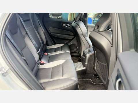 Volvo XC60 2.0 XC60 R-Design Pro T8 Recharge AWD Auto 4WD 5dr 12