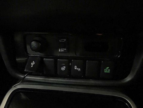 Mitsubishi Outlander 2.0 Outlander Exceed CVT 4WD 5dr 23