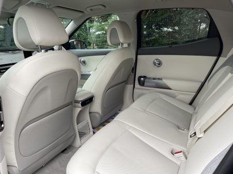 Genesis GV60 SPORT AWD 28