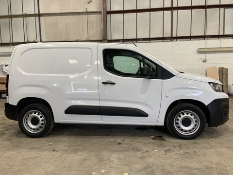 Peugeot Partner BLUEHDI PROFESSIONAL PREMIUM PLUS L1 4