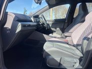 Volkswagen Golf 2.0 Golf R-Line TDI Semi-Auto 5dr 41