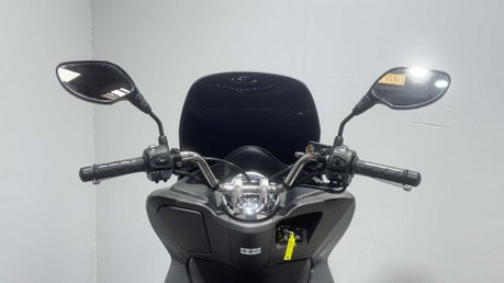 Honda PCX 2015 WW ONLY 7K ARROW EXHAUST NEW MOT VERY CLEAN 125CC SCOOTER 22