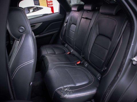 Jaguar F-Pace 3.0 F-PACE V6 S AWD D Auto 4WD 5dr 21