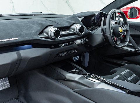 Ferrari 812 Competizione 20