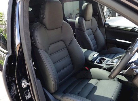 Porsche Cayenne Turbo 16