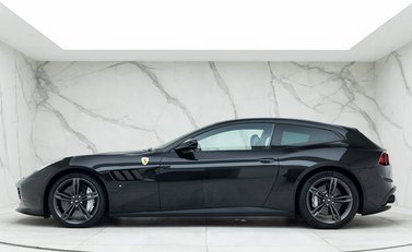 Ferrari GTC4 Lusso 2
