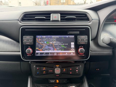 Nissan LEAF LAUNCH EDITION 11