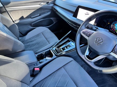 Volkswagen Golf STYLE ETSI DSG 16