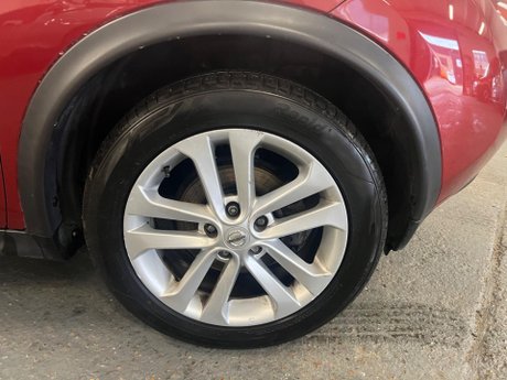 Nissan Juke 1.6 Acenta Premium Euro 5 (s/s) 5dr 19