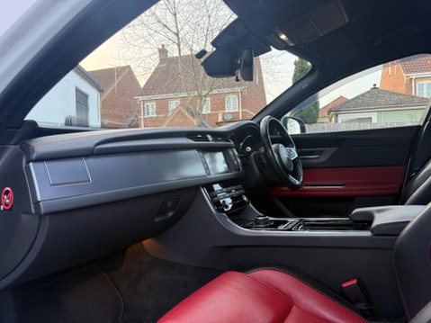 Jaguar XF 2.0d R-Sport Auto Euro 6 (s/s) 4dr 51