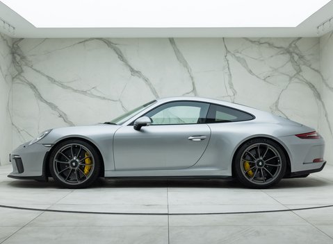 Porsche 911 GT3 Touring (991.2) 5