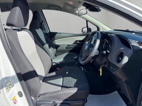 Toyota Yaris 1.5 VVT-i Icon Tech Euro 6 5dr 12