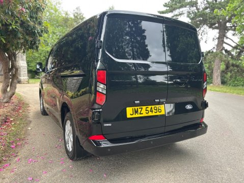 Ford Transit Custom 320 LIMITED L1H1 P/V ECOBOOST 11