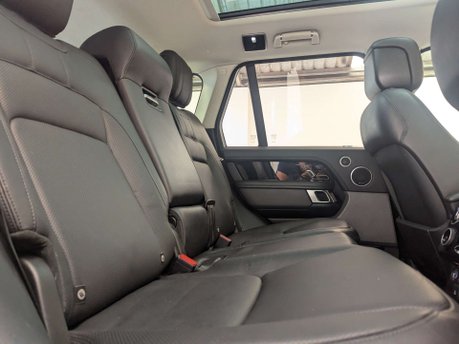 Land Rover Range Rover 3.0 Range Rover Vogue TDV6 Auto 4WD 5dr 49