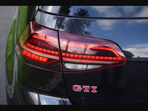Volkswagen Golf 2.0 TSI GTI Performance Euro 6 (s/s) 5dr 27