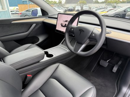 Tesla Model Y SUV 5dr Electric Auto RWD (346 ps)