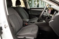 Volkswagen Golf LIFE TSI 38
