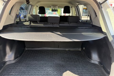 Toyota Rav 4 D-4D BUSINESS EDITION LOOK! 37000 MILES! 1 OWNER! SAT NAVIGATION 16