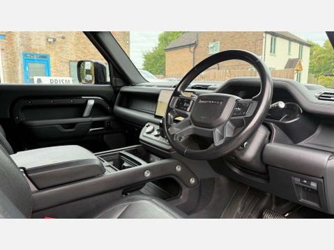 Land Rover Defender 3.0 Defender Hard Top X-Dynamic HSE D MHEV Auto 4WD 6