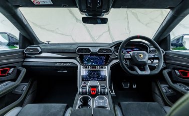 Lamborghini Urus PERFORMANTE 18
