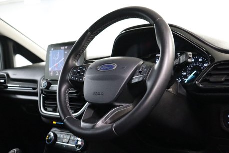 Ford Fiesta TITANIUM 12