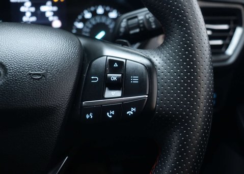 Ford Focus 1.0 Focus ST-Line MHEV Auto 5dr 32