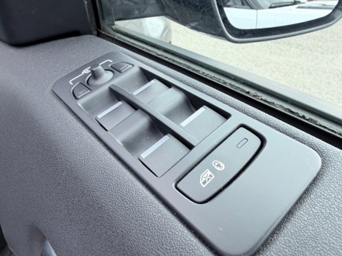 Land Rover Discovery Sport 2.0 TD4 HSE AUTOMATIC 22