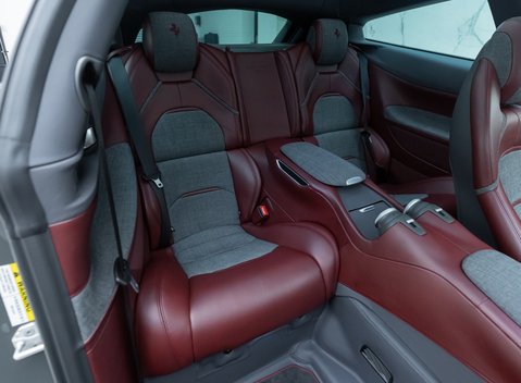 Ferrari GTC4 Lusso V12 TAILOR MADE 21