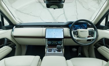 Land Rover Range Rover D350 SE 19