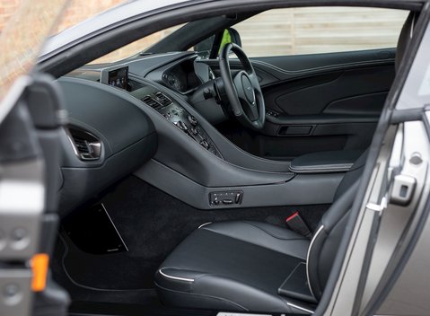 Aston Martin Vanquish S 14