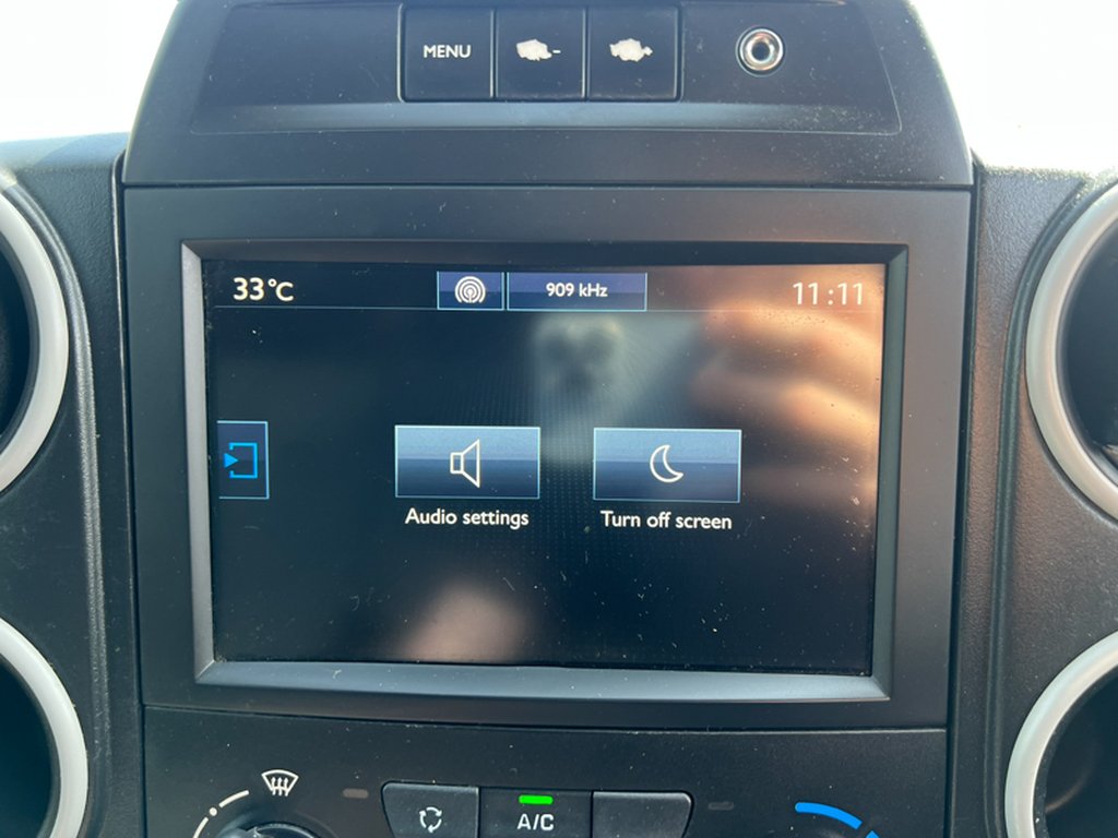 2017 Peugeot PartnerSWB L1H1 Low Roof Professional Air Con EURO 6 NO V — thumbnail 34 of 51