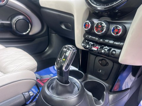 Mini Hatch 1.5 Cooper Exclusive Steptronic Euro 6 (s/s) 3dr 23