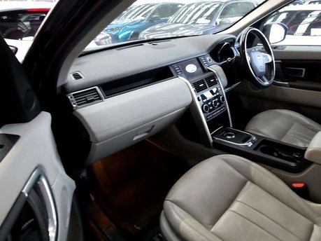 Land Rover Discovery Sport 2.0 Discovery Sport HSE TD4 Auto 4WD 5dr 10