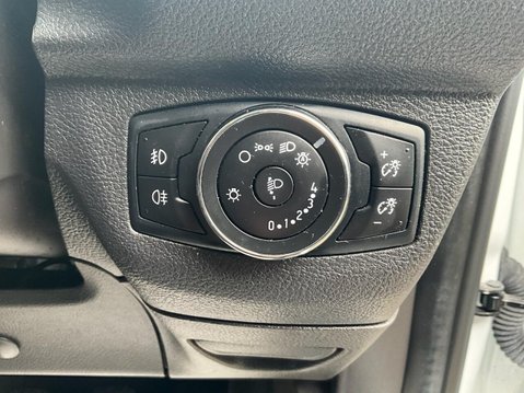 Ford Transit Courier 1.0 LIMITED 99 BHP 30