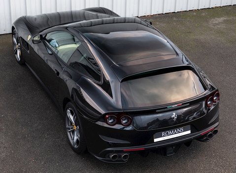 Ferrari GTC4 Lusso 9
