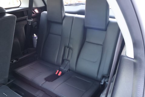 Land Rover Discovery Sport TD4 HSE 7 seater with Full Land Rover History  Black pack/alloys  pan roof  18